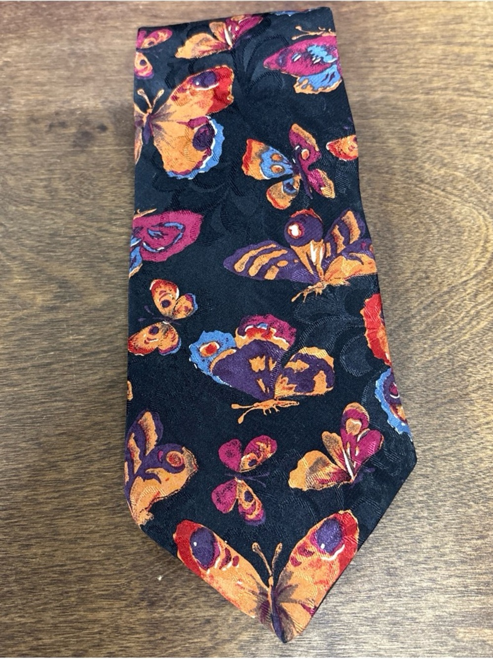 Vintage Black Butterfly Pattern Men's Silk Tie - Multicolor